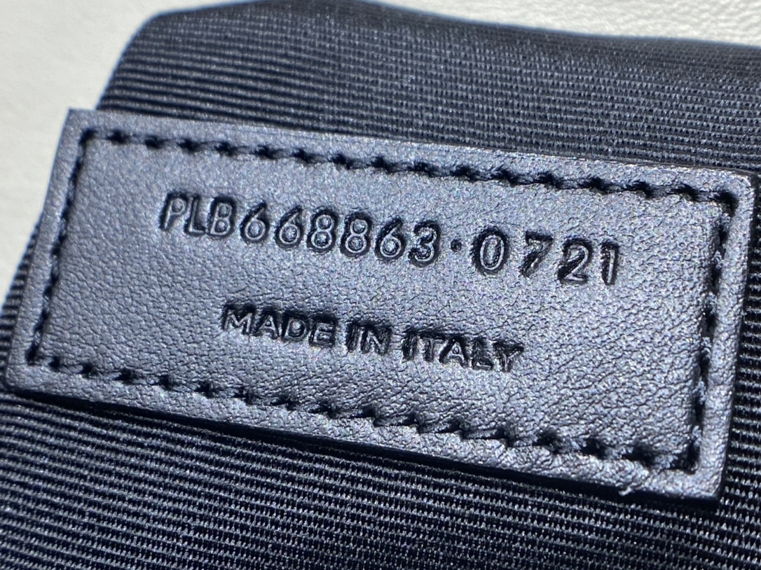 SAINT LAURENT【𝗚𝗔𝗕𝗬】  #668863