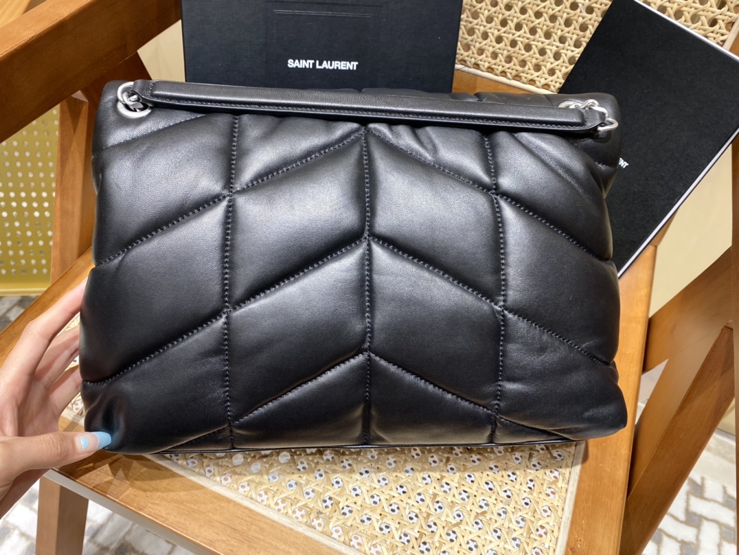 SAINT LAURENT #𝙇𝙤𝙪𝙇𝙤𝙪 𝙥𝙪𝙛𝙛𝙚𝙧#57747 (large silver buckle)