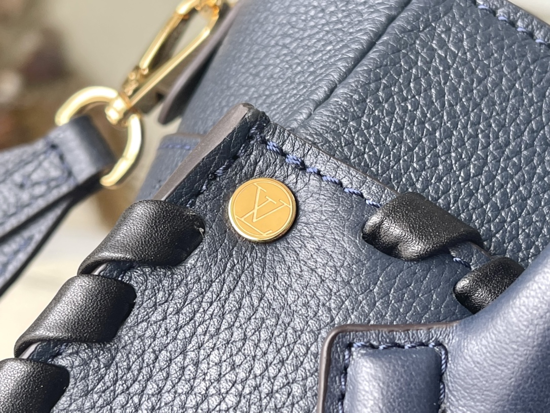 𝐋𝐎𝐔𝐈𝐒 𝐕𝐔𝐈𝐓𝐓𝐎𝐍     M21585