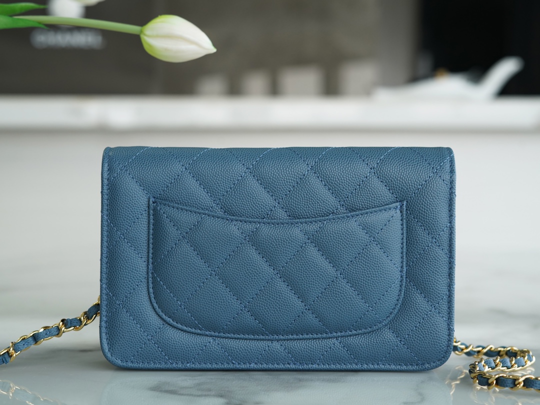 Chanel 𝑾𝒐𝒄 Furry bag entrance classic 𝑾𝒐𝒄𝒄𝒄𝑾𝒐𝒐𝒄 (magnetic buckle) (calfskin) haze blue