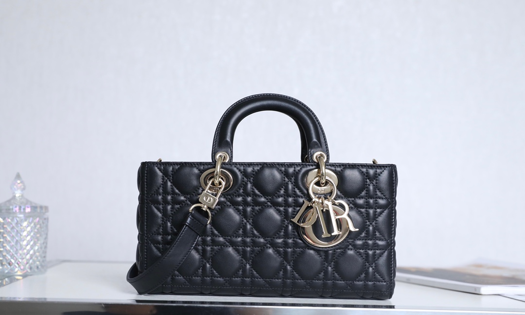 Dior Lady D-Joy is a classic style of the Goliath Bible