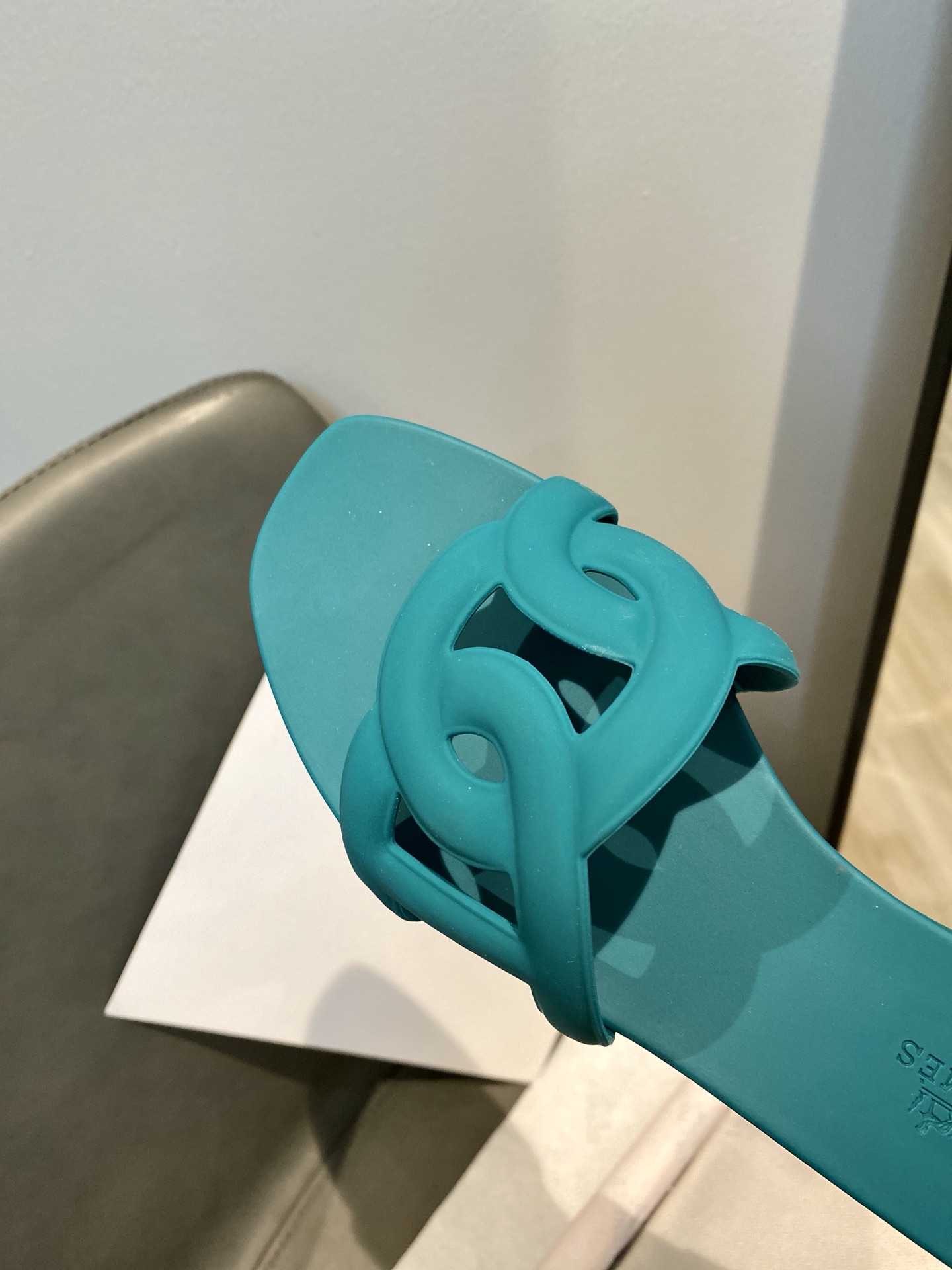 Hermes Pig Nose Classic Slippers