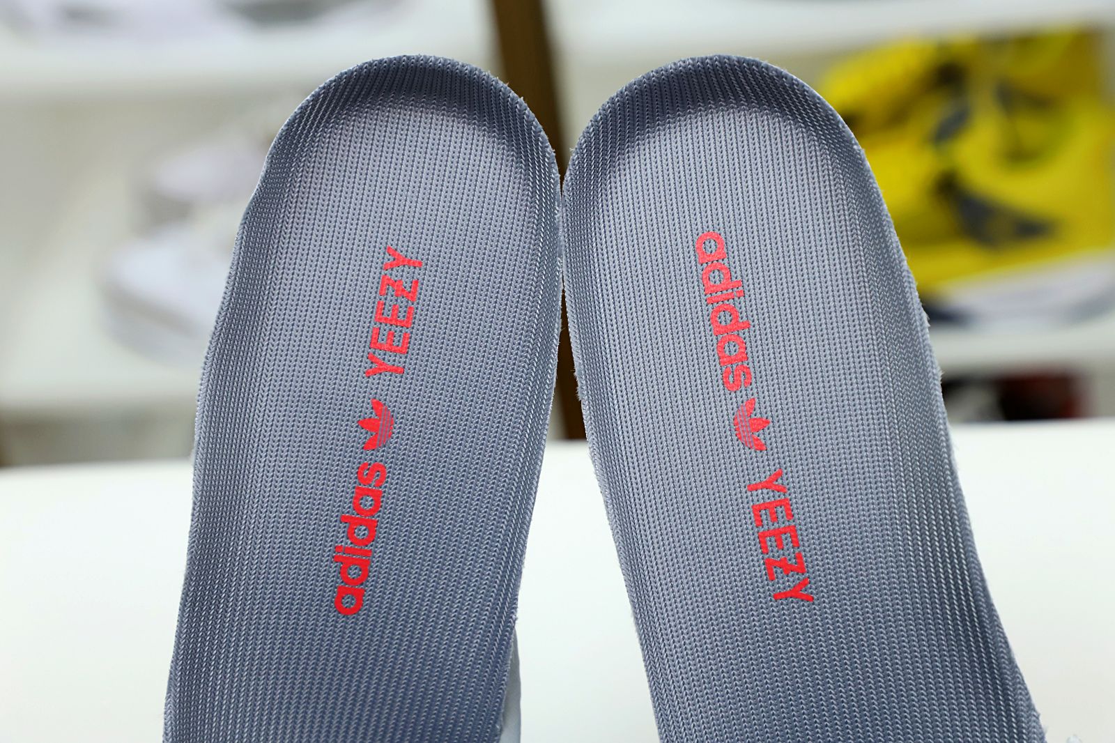 YEEZY BOOST 350 V2 BELUGA 2.0