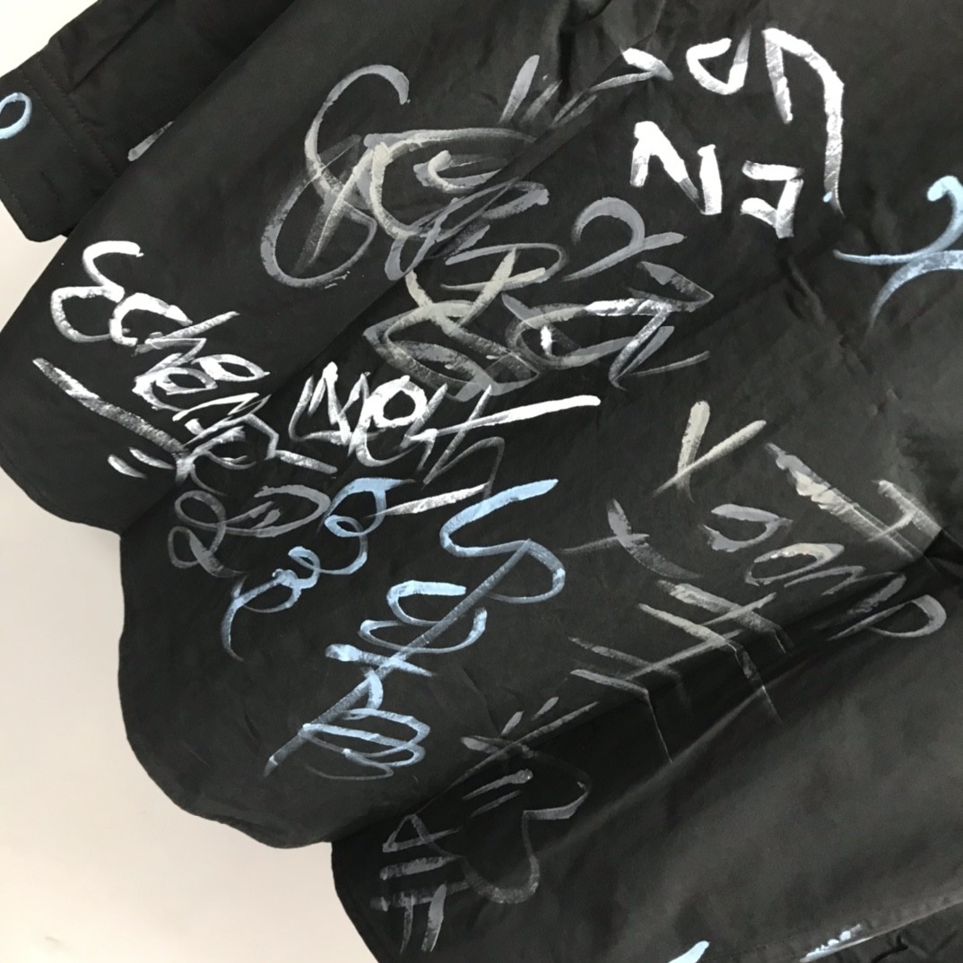 Balenciaga BLCG graffiti long-sleeved shirt