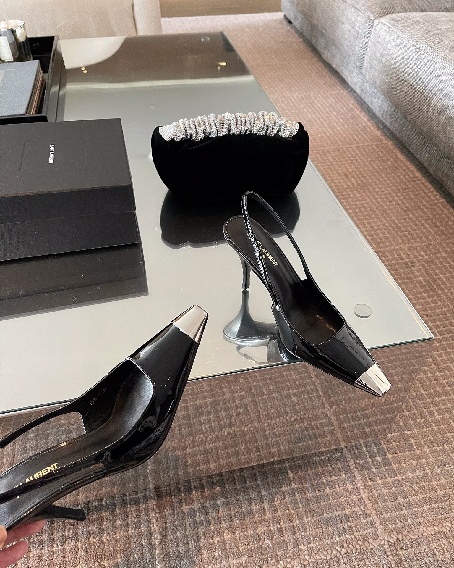 𝙎𝙖𝙞𝙣𝙩 𝙇𝙖𝙪𝙧𝙚𝙣𝙩 | 𝟐𝟎𝟐𝟏/𝐒𝐒 𝐧𝐞𝐰 YSL｜Saint Laurent𝟐𝟎𝟐𝟏 Annual best-selling model Saint Laurent early spring new metal iron head