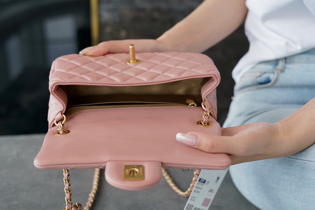 𝗖𝗛𝗔𝗘𝗡𝗟✦Super beautiful metal ball🅼🅸🅽🅸 dry rose powder💌