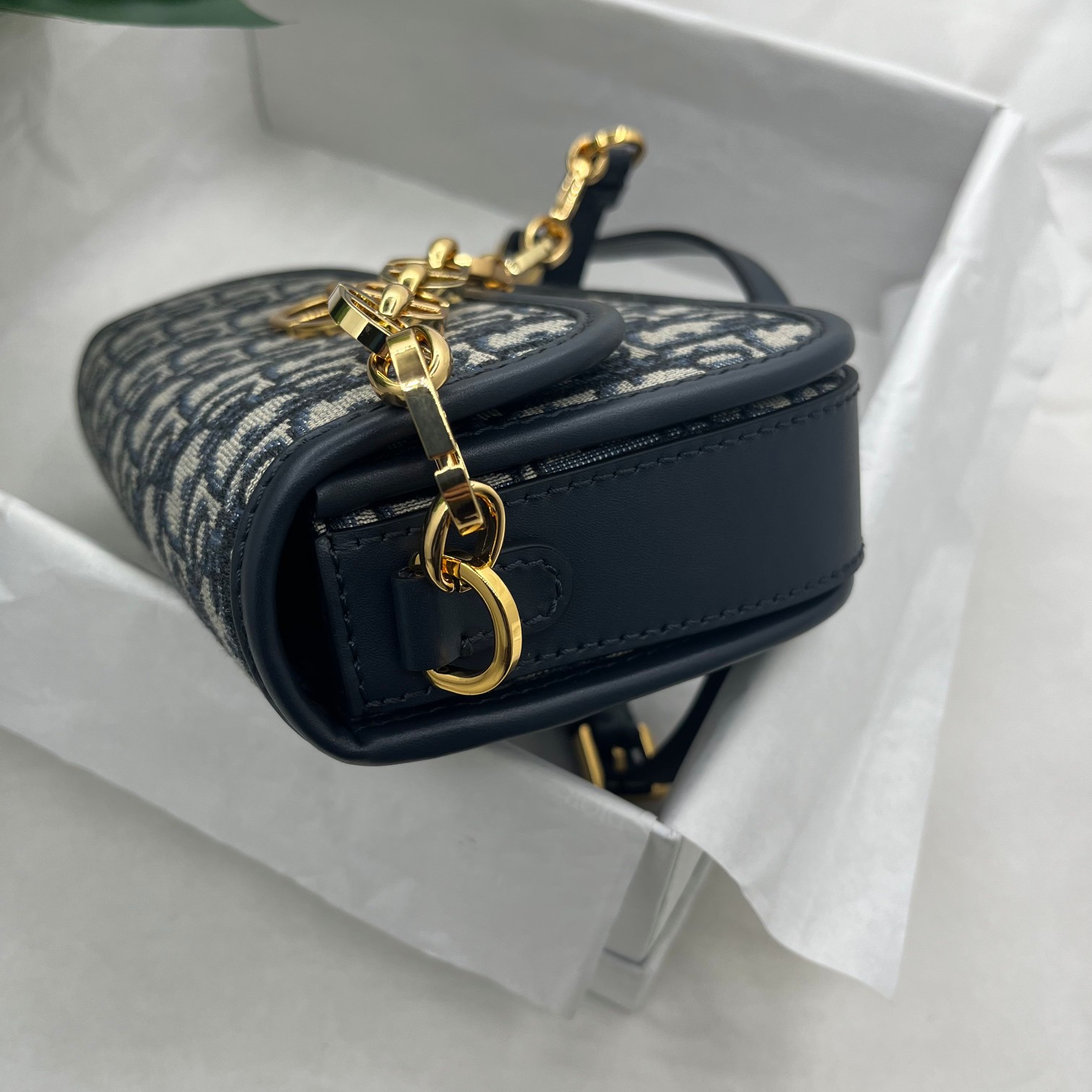 Dior Montaigne avenue M9260 old flower blue