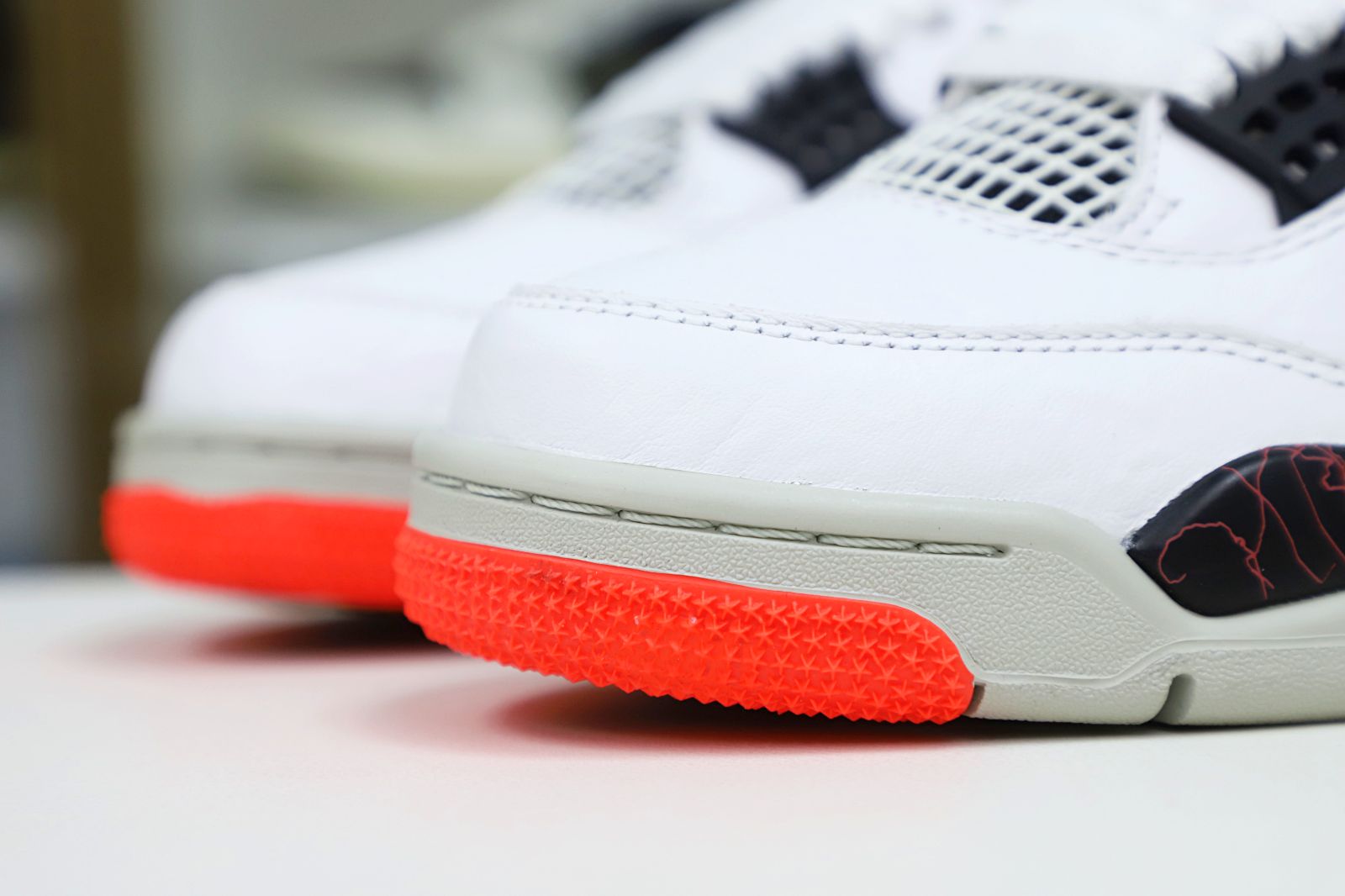 Jordan Air Jordan 4 Hot Lava