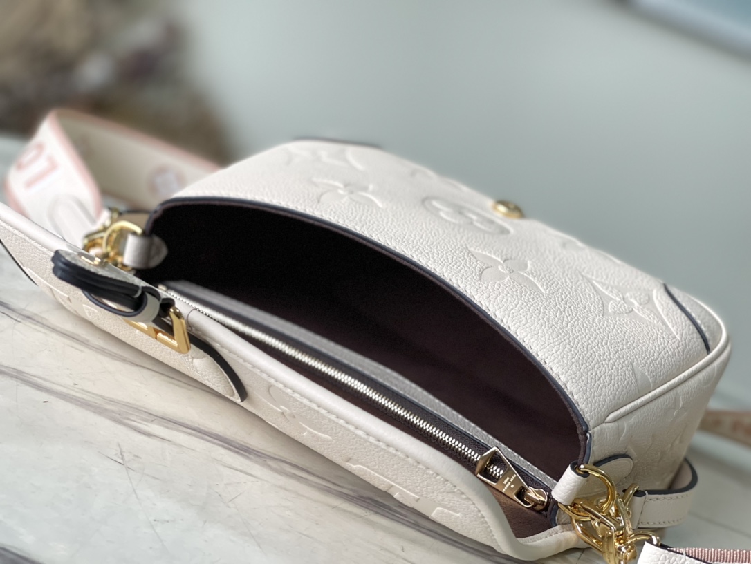 𝐋𝐎𝐔𝐈𝐒 𝐕𝐔𝐈𝐓𝐓𝐎𝐍    M46388