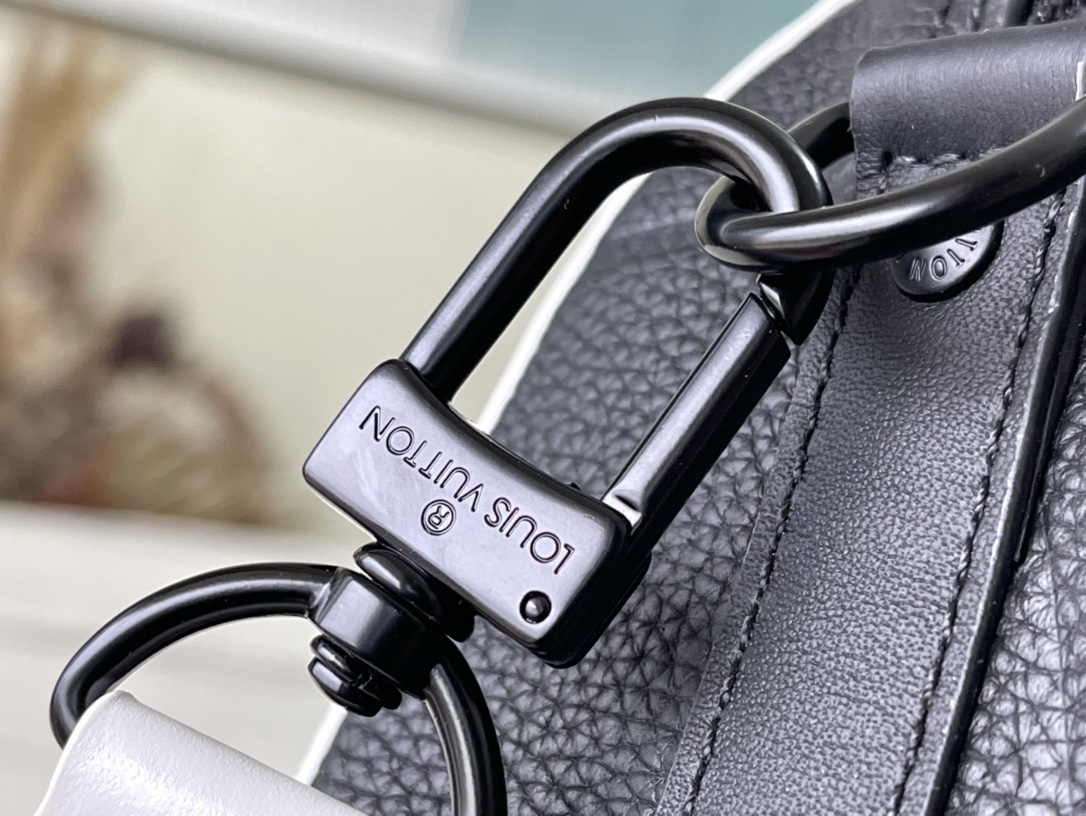 𝐋𝐎𝐔𝐈𝐒 𝐕𝐔𝐈𝐓𝐓𝐎𝐍     M21543