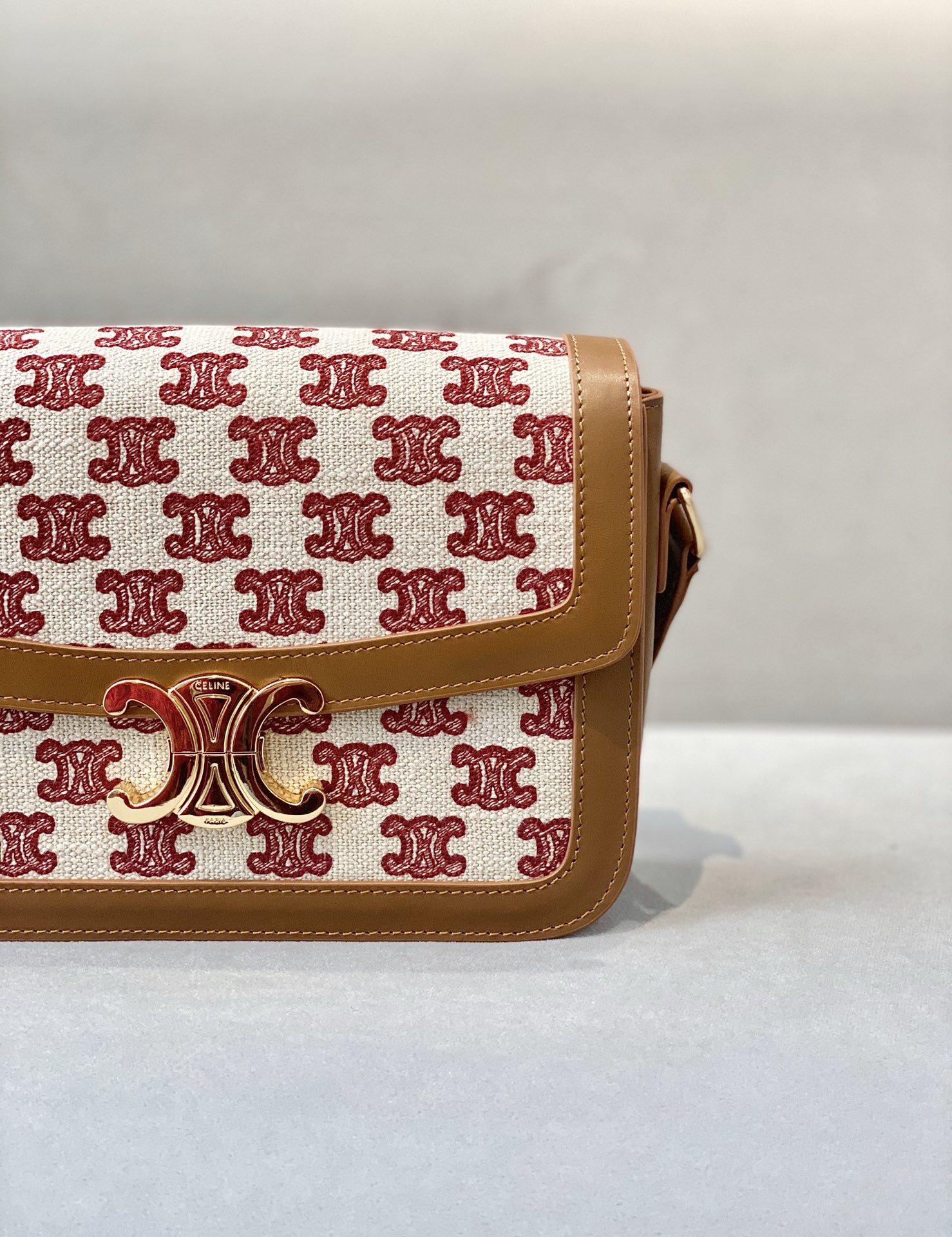 𝐂𝐞𝐥𝐢𝐧𝐞 Triomphe Medium 22.5cm