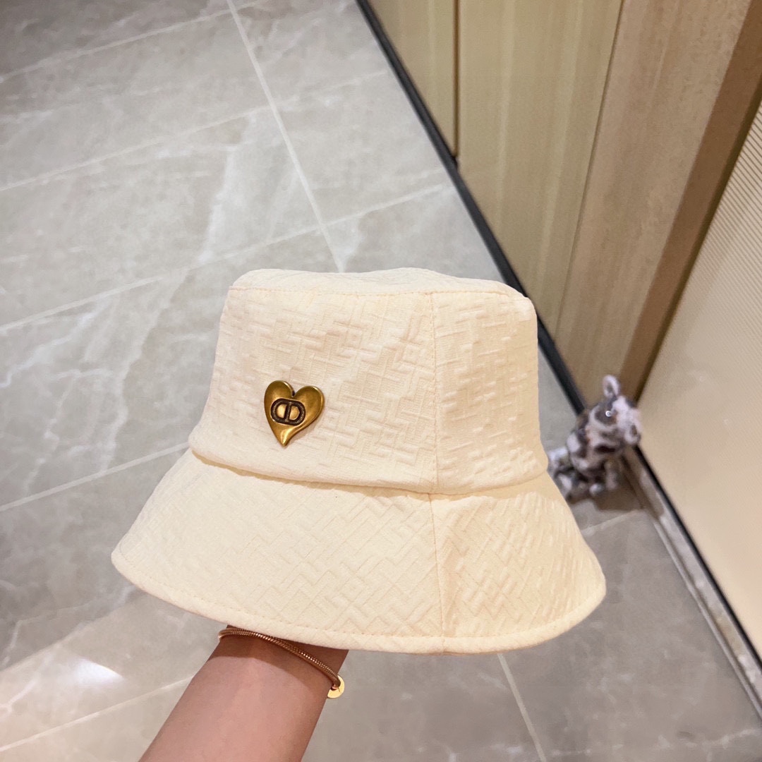 [DIOR Dior] 2023 spring and summer simple heart-shaped logo fisherman hat