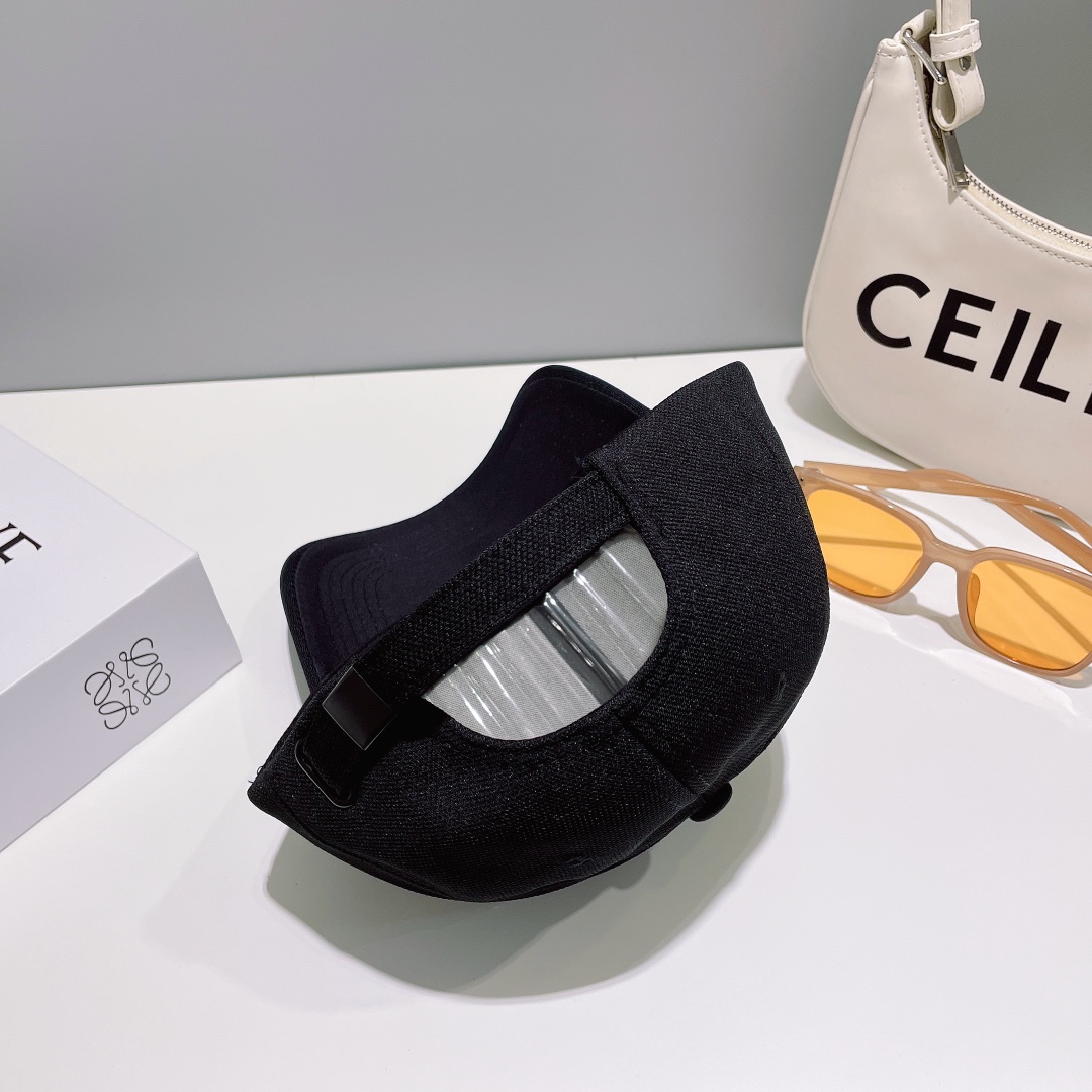 [CHANEL Chanel] new counter synchronization baseball cap