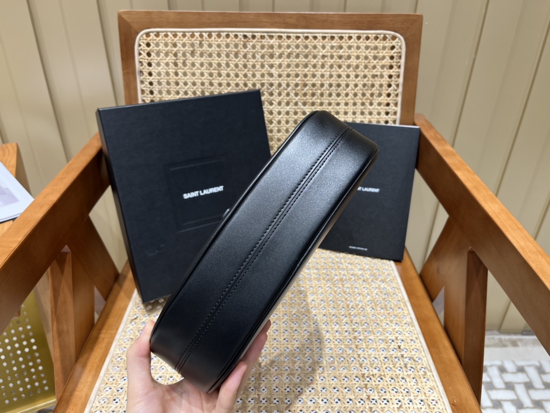 SAINT LAURENT▪️ 𝗟𝗲 𝗙𝗲𝗿𝗺𝗼𝗶𝗿▪️672615 original leather