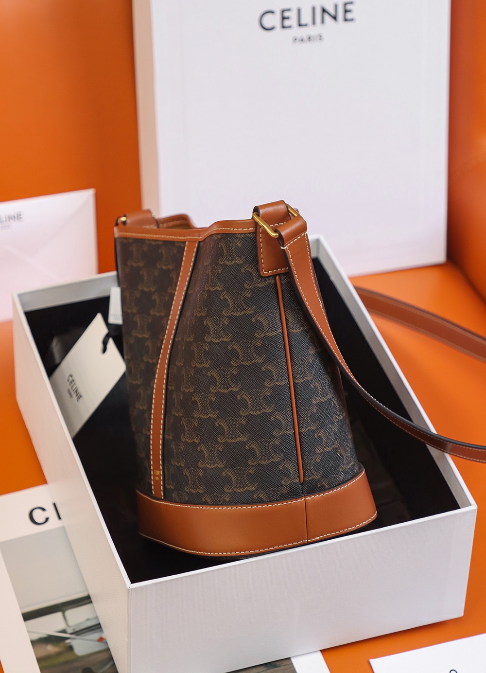 𝐂𝐞𝐥𝐢𝐧𝐞  𝐓𝐑𝐈𝐎𝐌𝐏𝐇𝐄 𝐂𝐀𝐍𝐕𝐀𝐒 bucket bag #191442