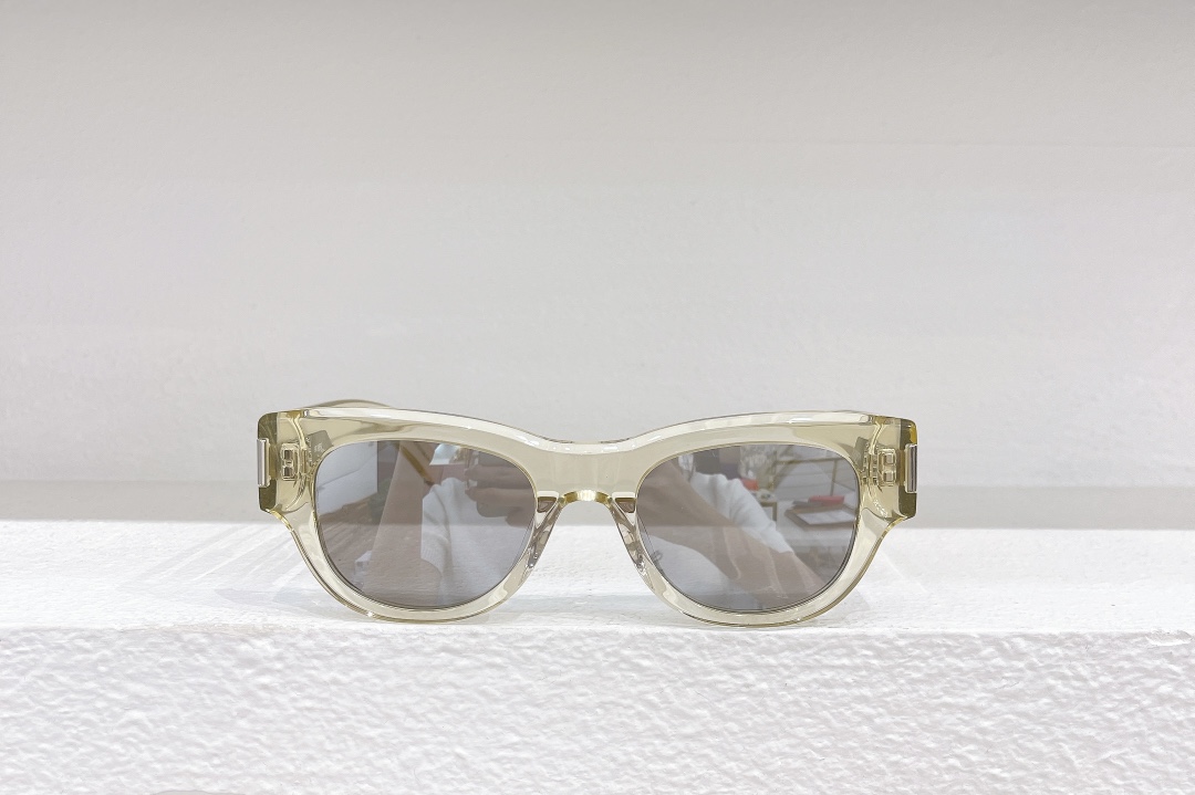 SAINT LAURENT💫💫💫MODEL：SL573