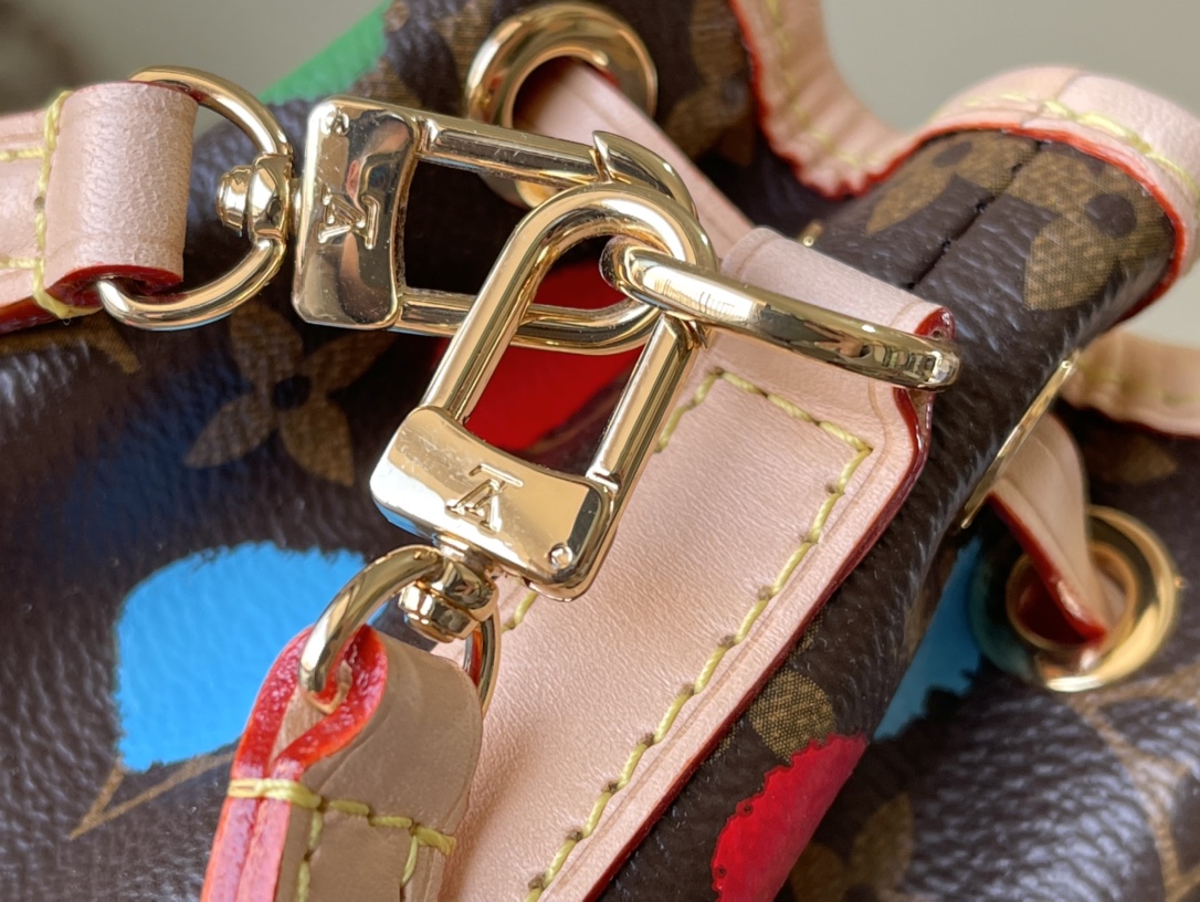 𝐋𝐎𝐔𝐈𝐒 𝐕𝐔𝐈𝐓𝐓𝐎𝐍   M81836