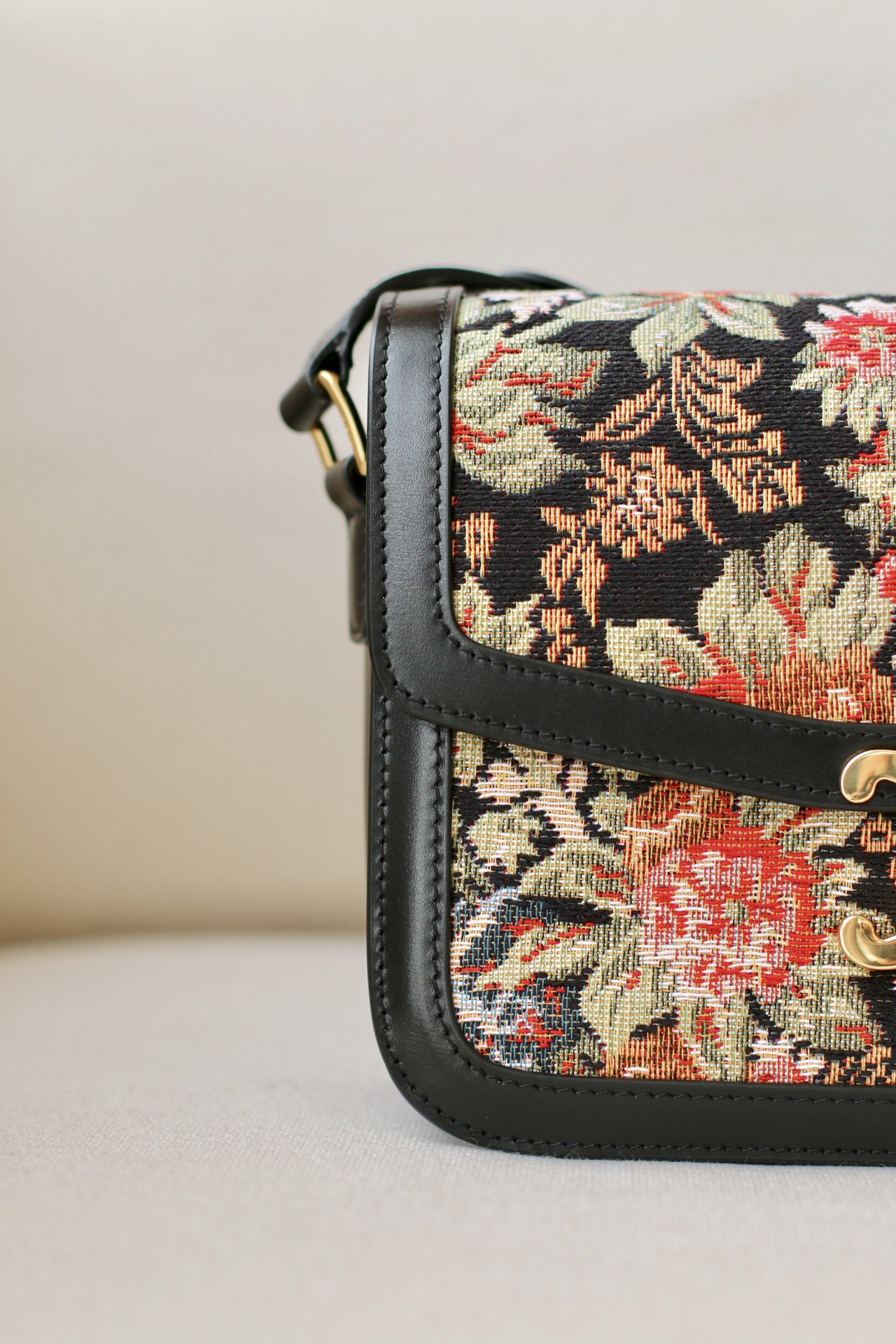 𝐂𝐞𝐥𝐢𝐧𝐞 Triomphe Medium 22.5cm