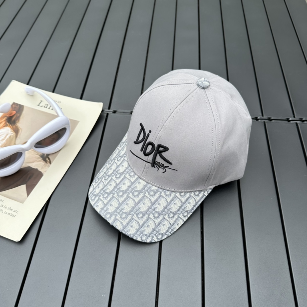 Dior new embroidered letters canvas baseball cap head circumference: 57cm