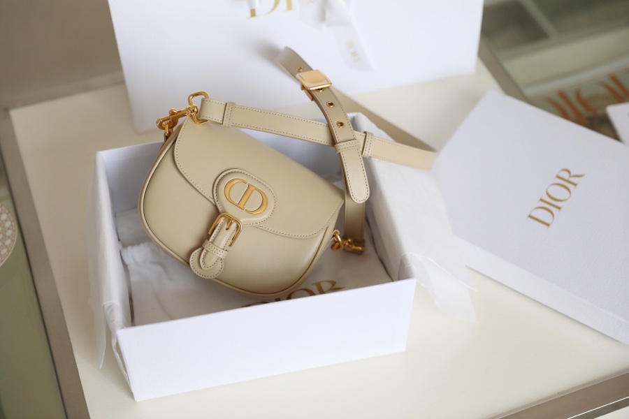 New beige ‼️ small 𝘾-𝟎𝟖𝟏 𝙙𝙞𝙤𝙧 𝙗𝙤𝙗𝙗𝙗𝙮