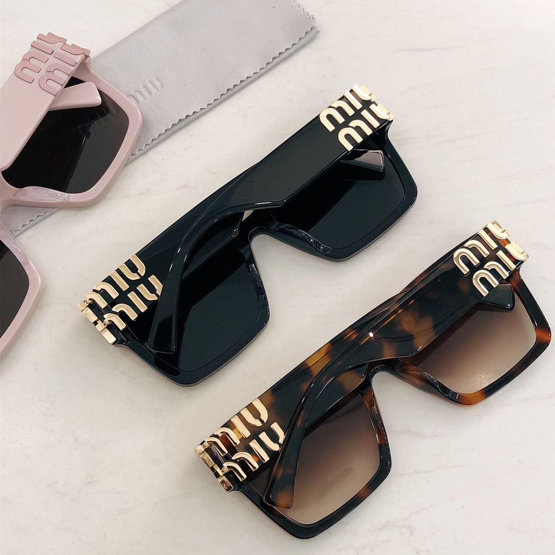 MIU MIU MODEL:VMU 04U