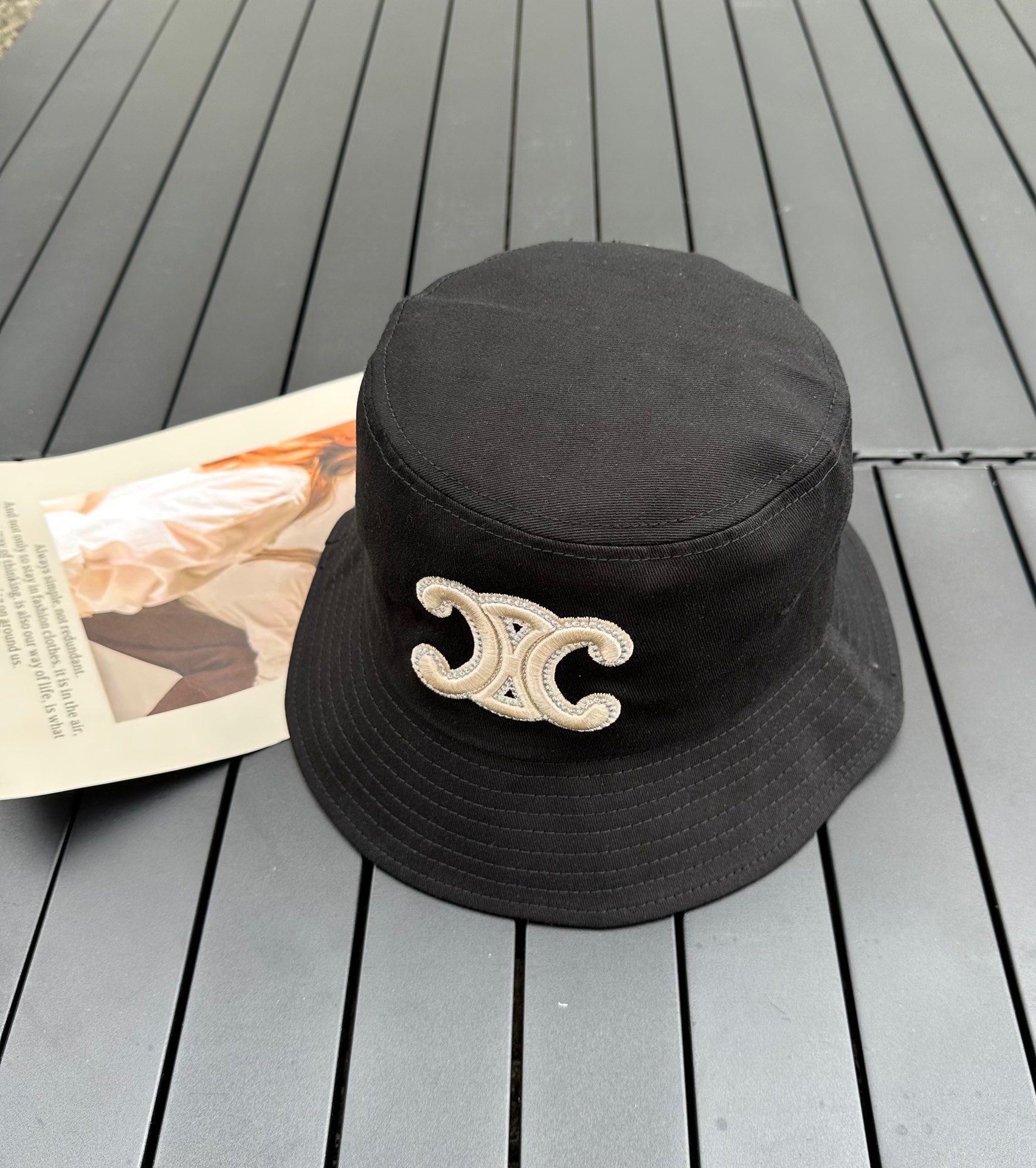 Celine's original single fisherman hat, his sun hat with a large brim