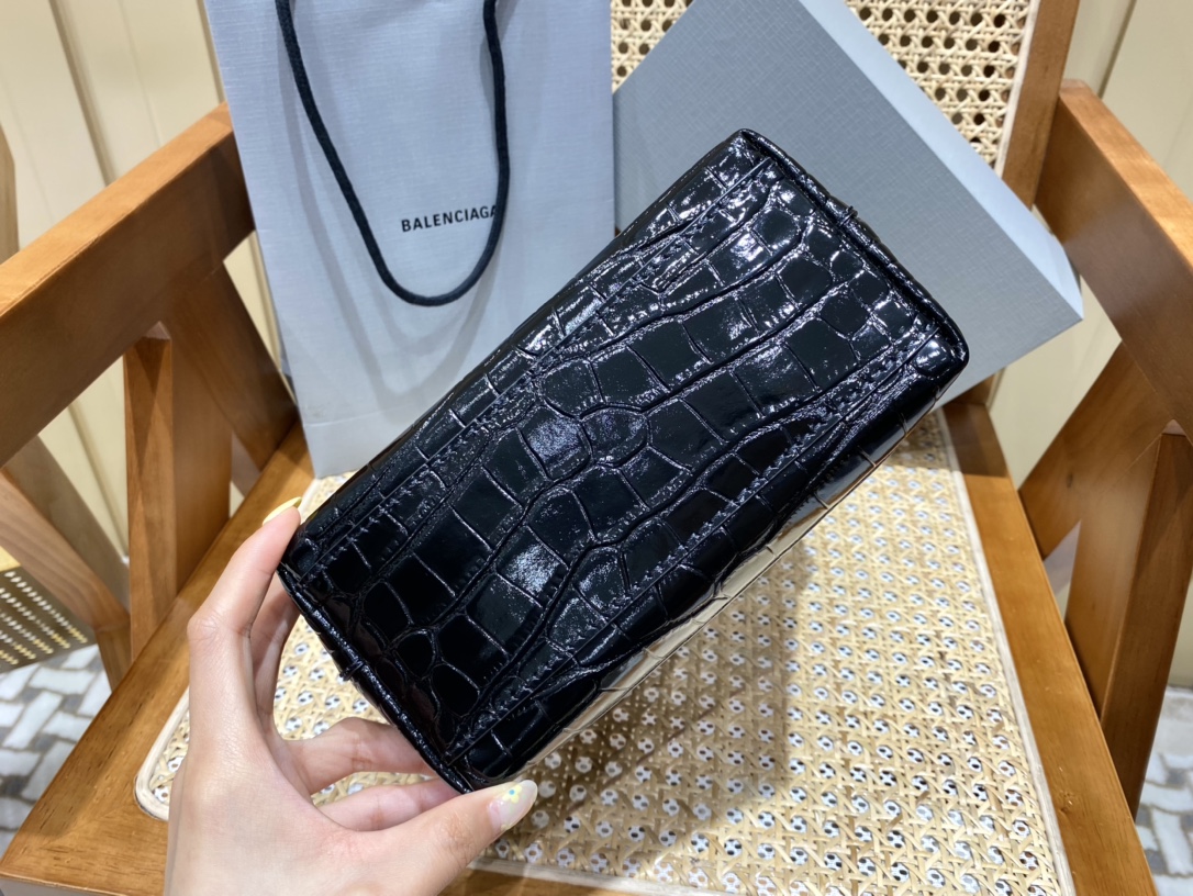 BALENCIAGA 𝗦𝗵𝗼𝗽𝗽𝗶𝗻𝗴 𝗯𝗮𝗴 Crocodile Shopping Paper Bag