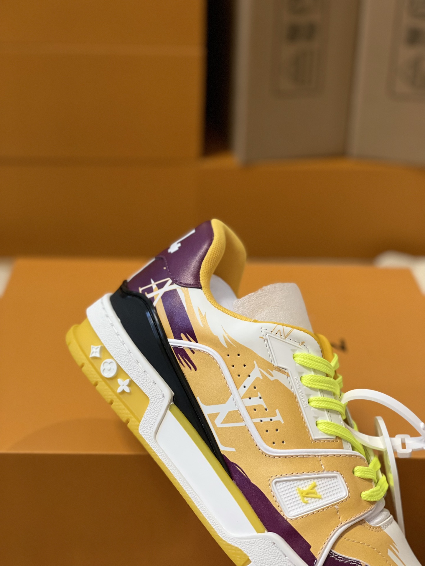 Louis Vuitton Trainer sneakers for couples, style number 1AA373