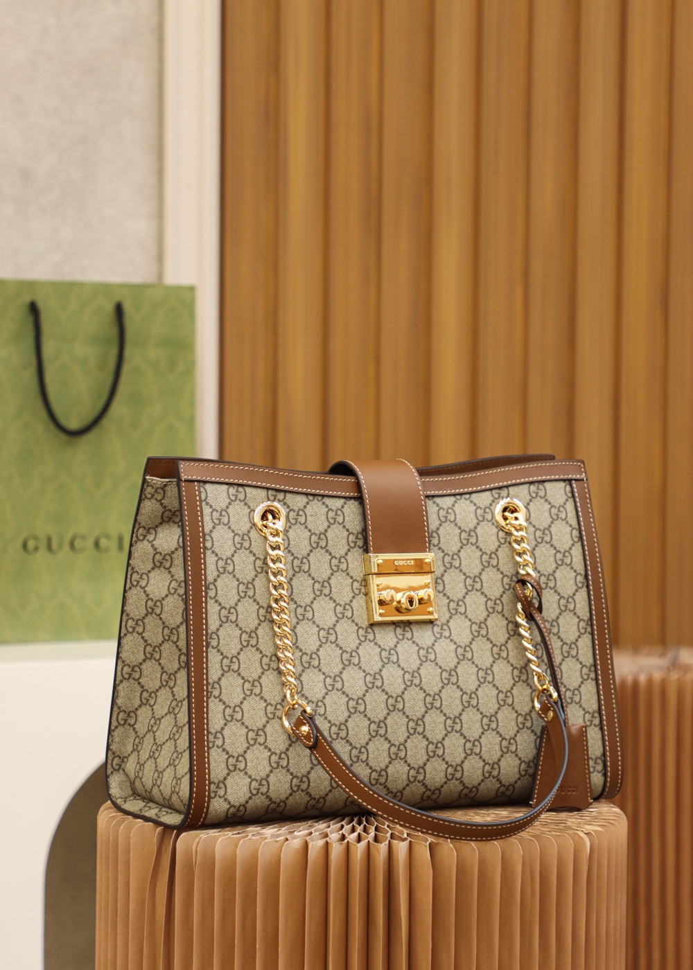 GUCCI 𝐏𝐚𝐝𝐥𝐨𝐜𝐤 series medium original leather #479197