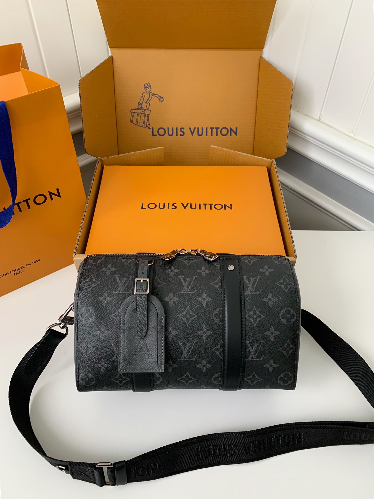 Louis Vuitton Autumn/Winter New STEAMER Black Flower Messenger Bag M46795, Top Quality