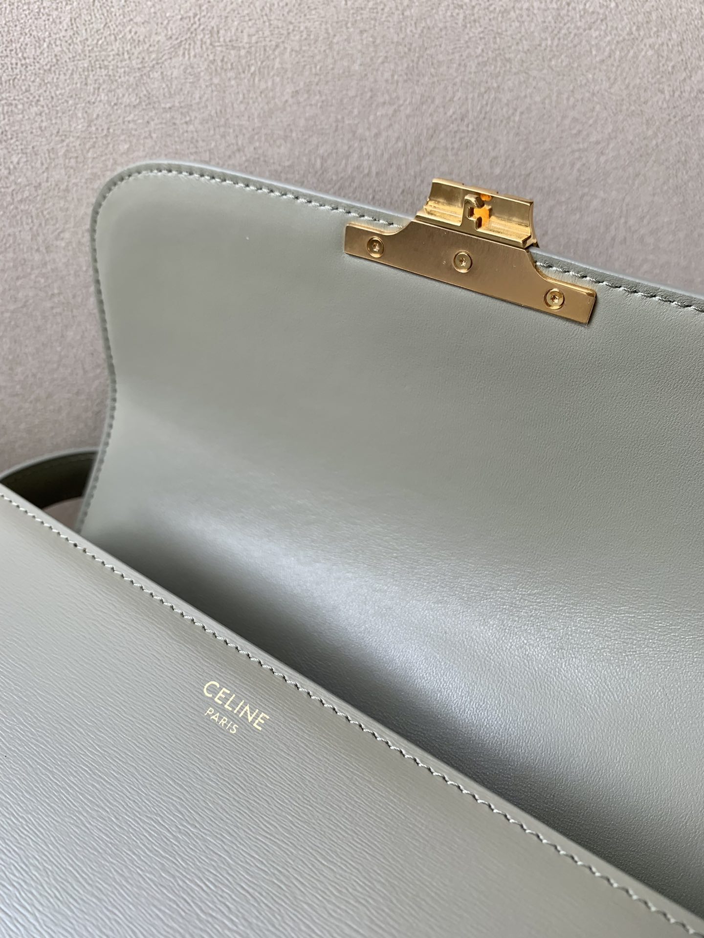 𝐂𝐞𝐥𝐢𝐧𝐞 Triomphe Medium 22.5cm