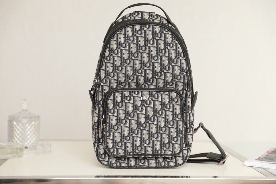 Oblique print crossbody version of the duffel bag