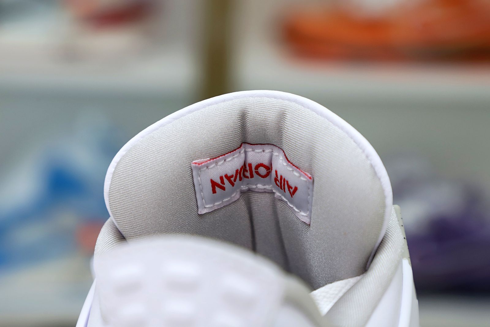 AIR JORDAN 4 RETRO WHITE OREO