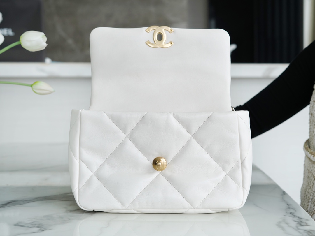 𝗖𝗛𝗔𝗡𝗘𝗟 ❶❾ 𝗕𝗔 𝗚 Original lambskin series ❥ Genuine leather ❥ Small ❥ Snow White 👰‍♀️