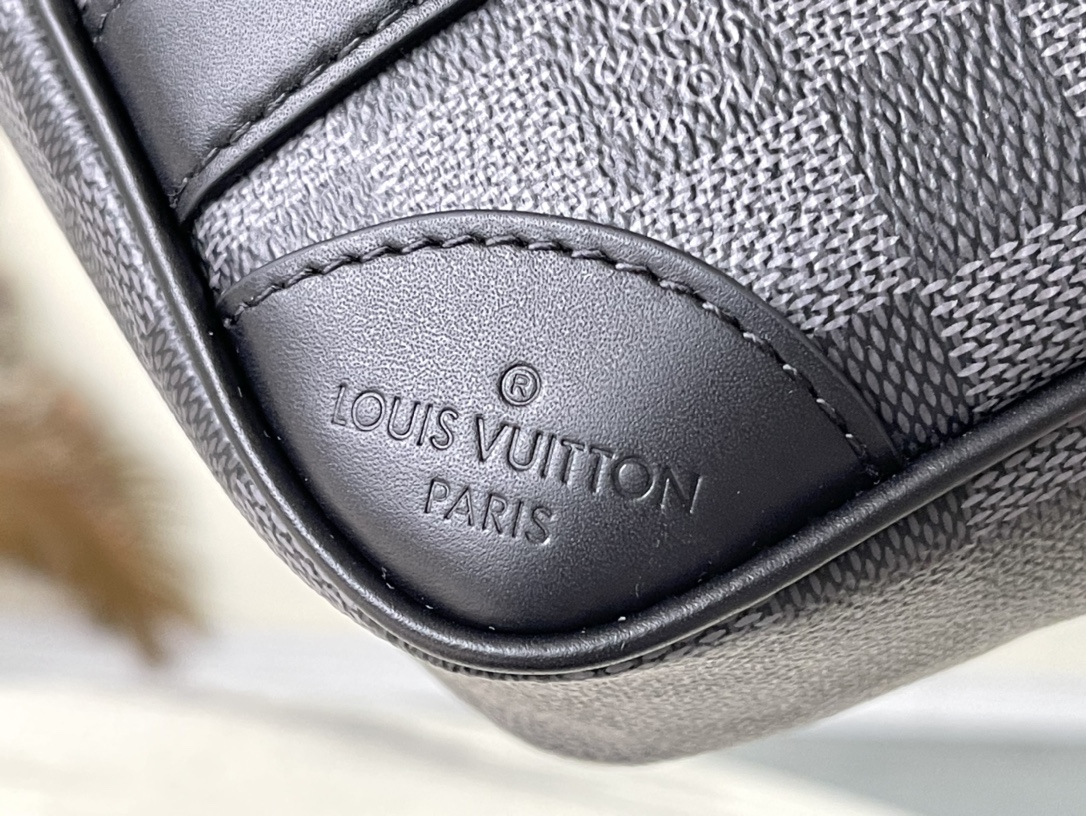 𝐋𝐎𝐔𝐈𝐒 𝐕𝐔𝐈𝐓𝐓𝐎𝐍    N60501