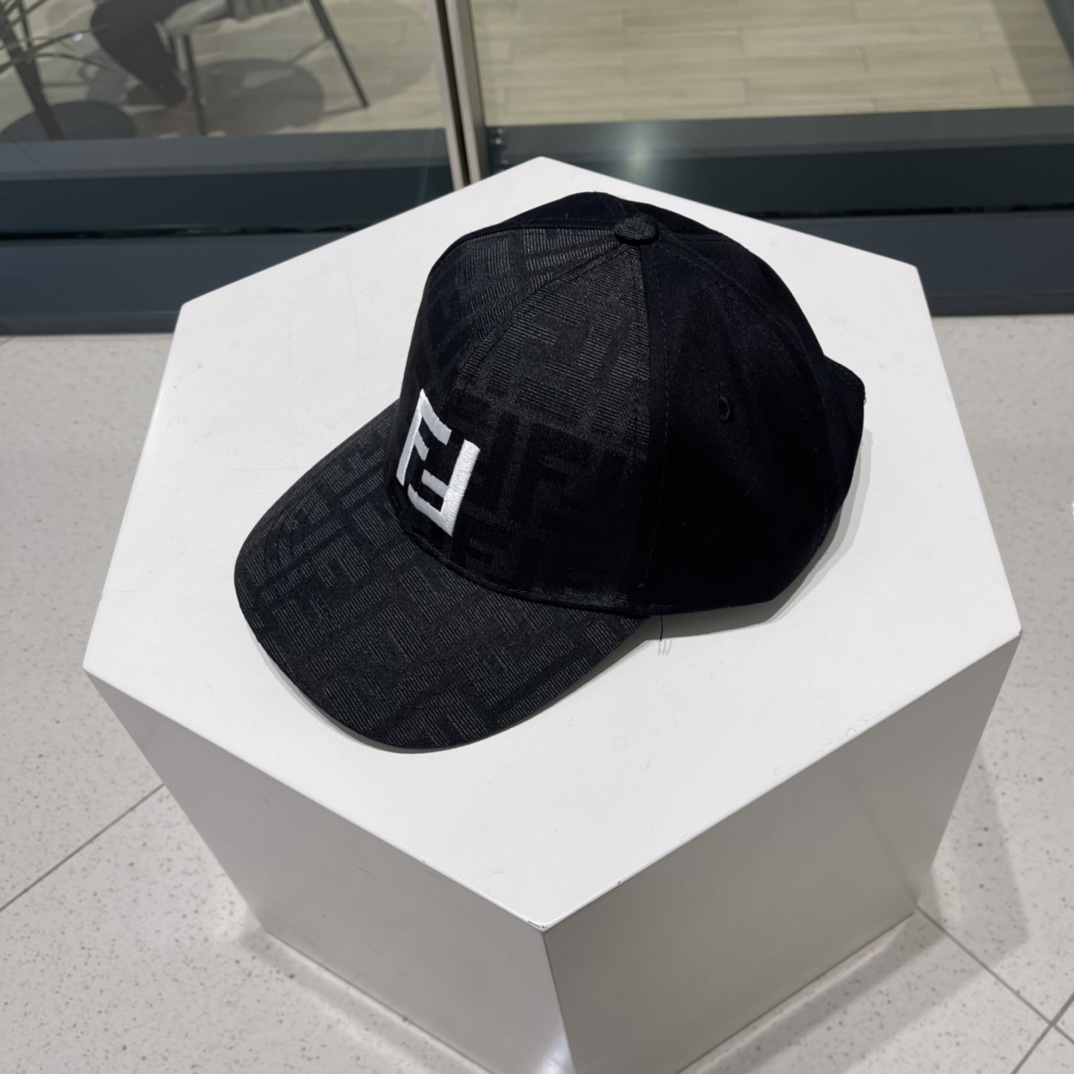 Fendl Fendi spring and summer new national tide embroidery letter baseball cap