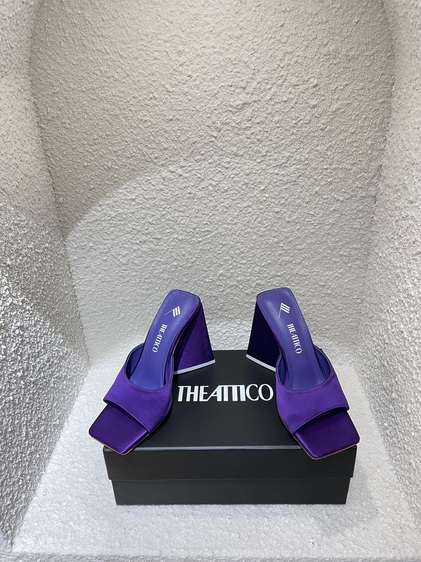THE ATTICO | 𝟐𝟎𝟐𝟏/𝐒𝐒 𝐧𝐞𝐰 The attico triangle heel sandals lined with sheepskin leather genuine leather outsole