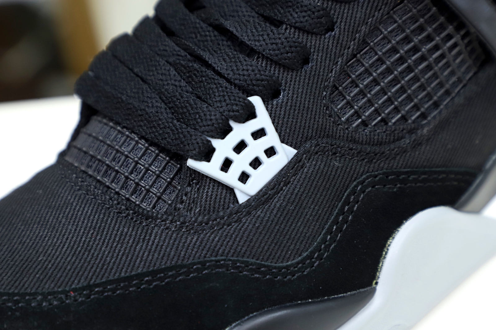 AIR JORDAN 4 BLACK CANVAS