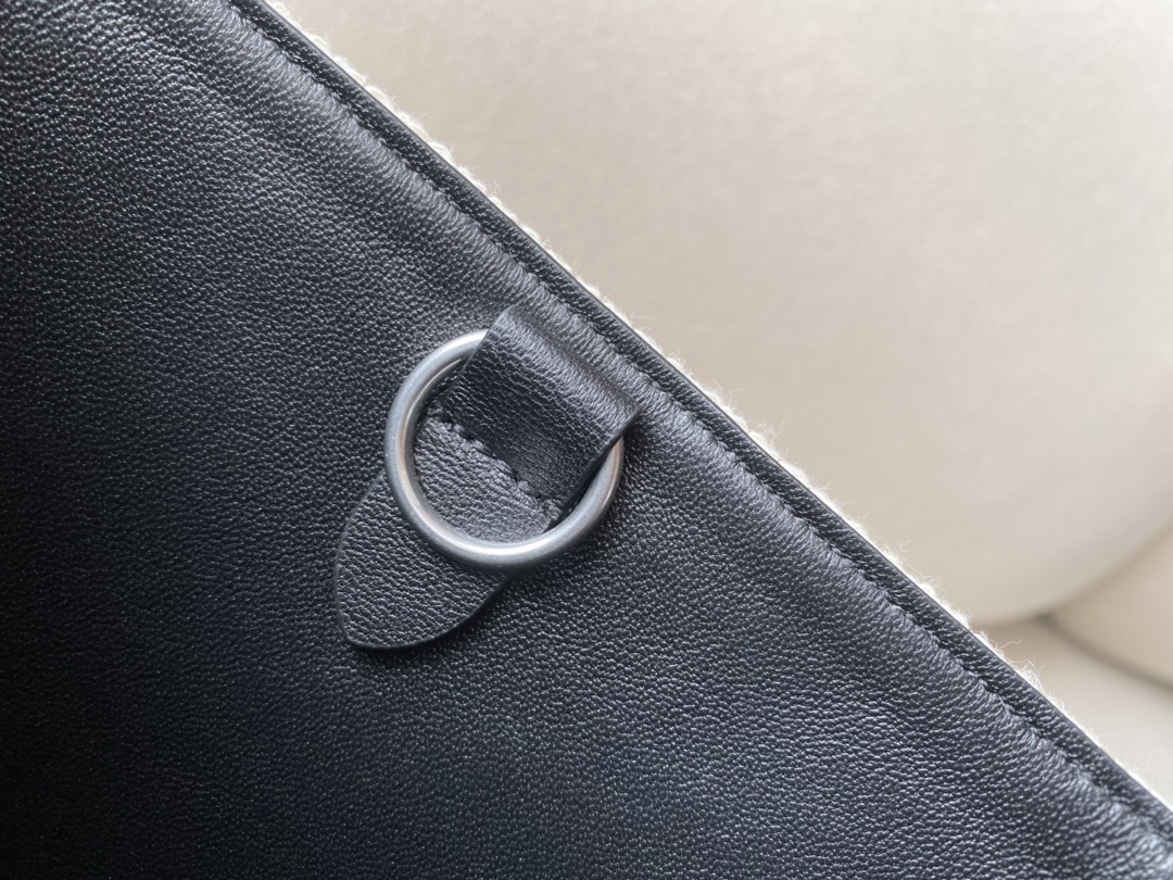 𝐂𝐞𝐥𝐢𝐧𝐞 SANGLE BUCKET Small wide striped fabric bucket bag