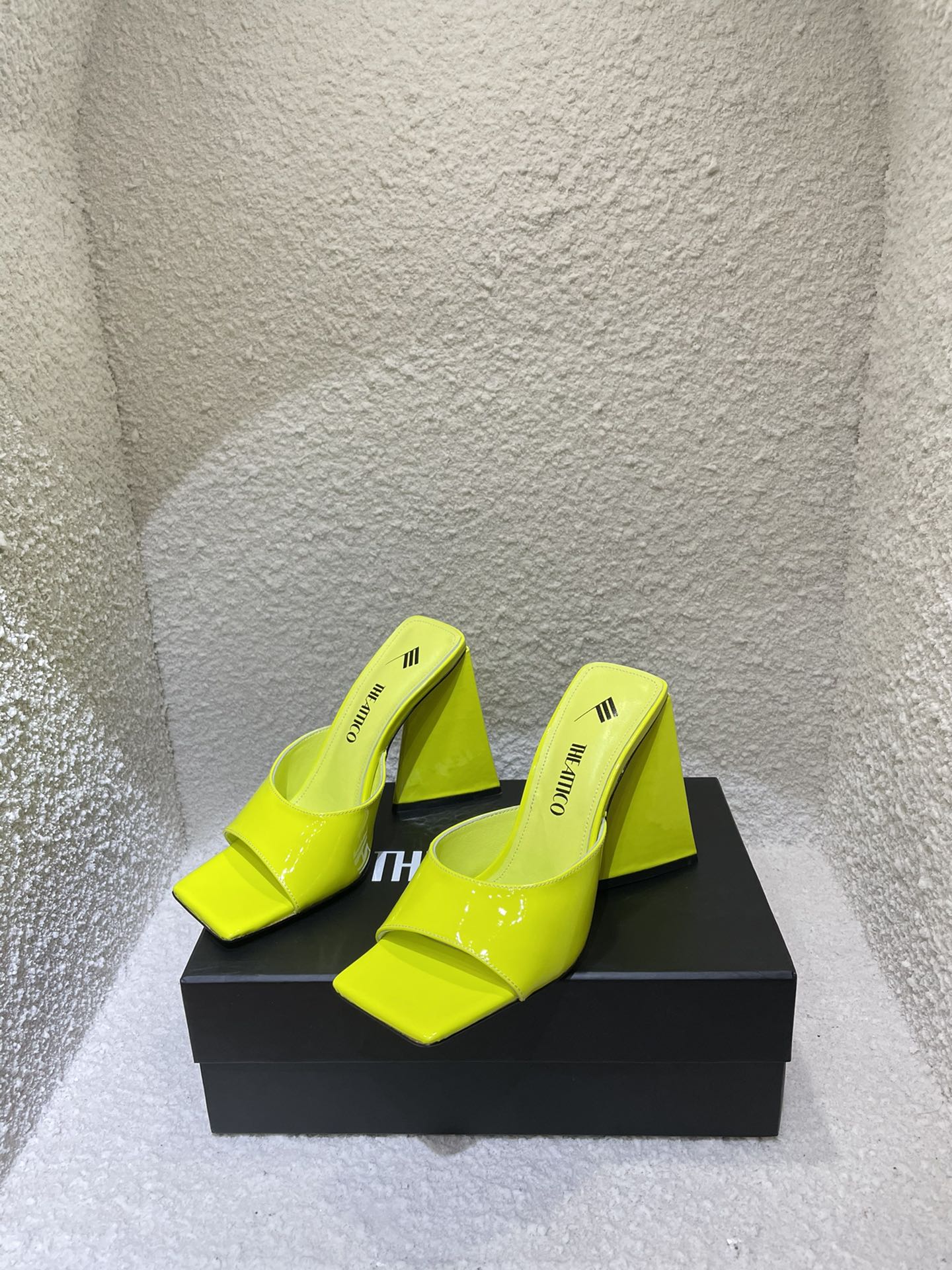 THE ATTICO | 𝟐𝟎𝟐𝟏/𝐒𝐒 𝐧𝐞𝐰 The attico triangle heel sandals lined with sheepskin leather genuine leather outsole