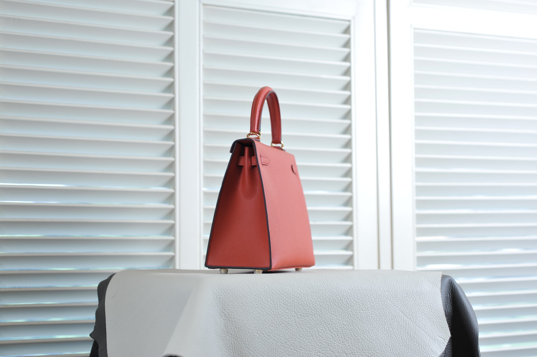 Kelly 25 heart red gold buckle epsom leather