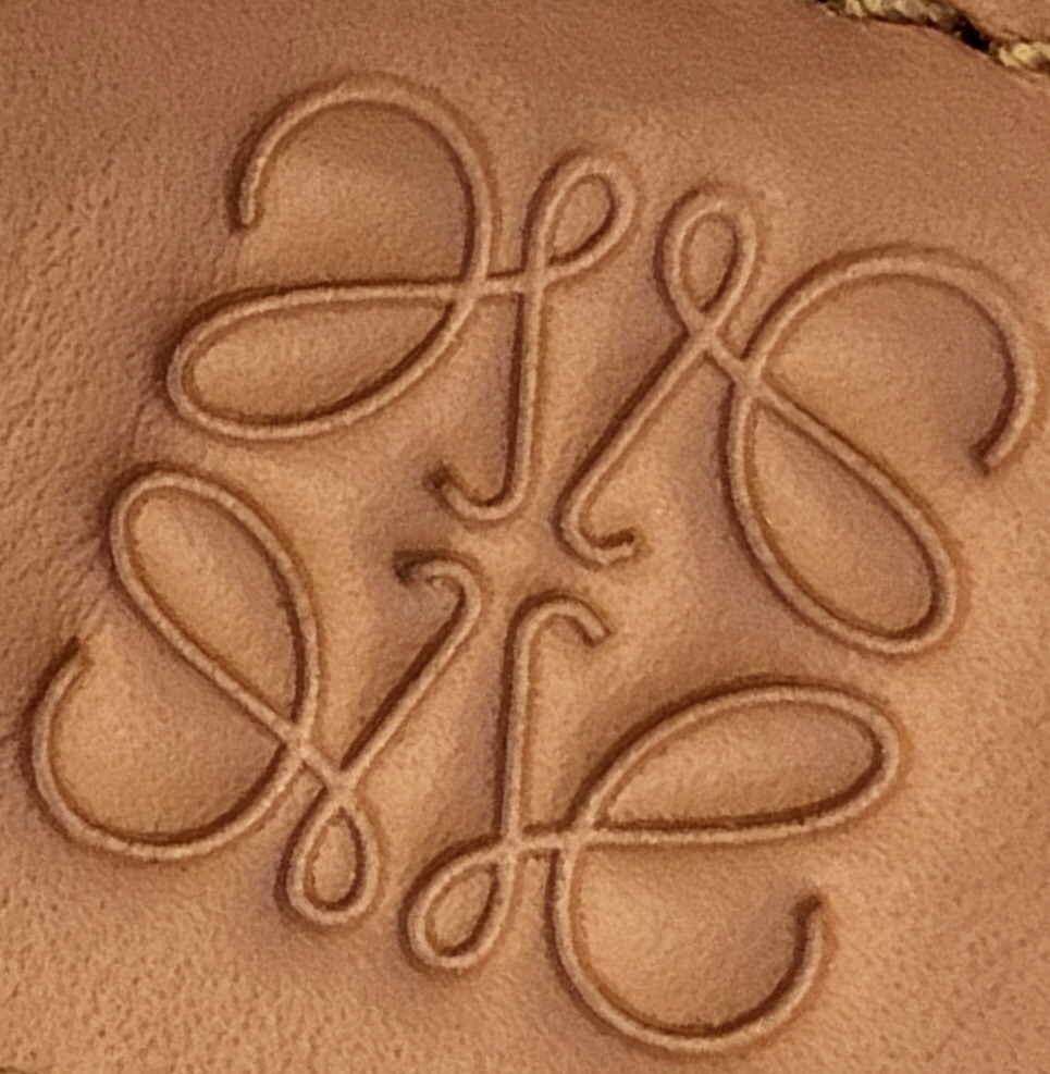 LOEWE Horseshoe flying saucer bag