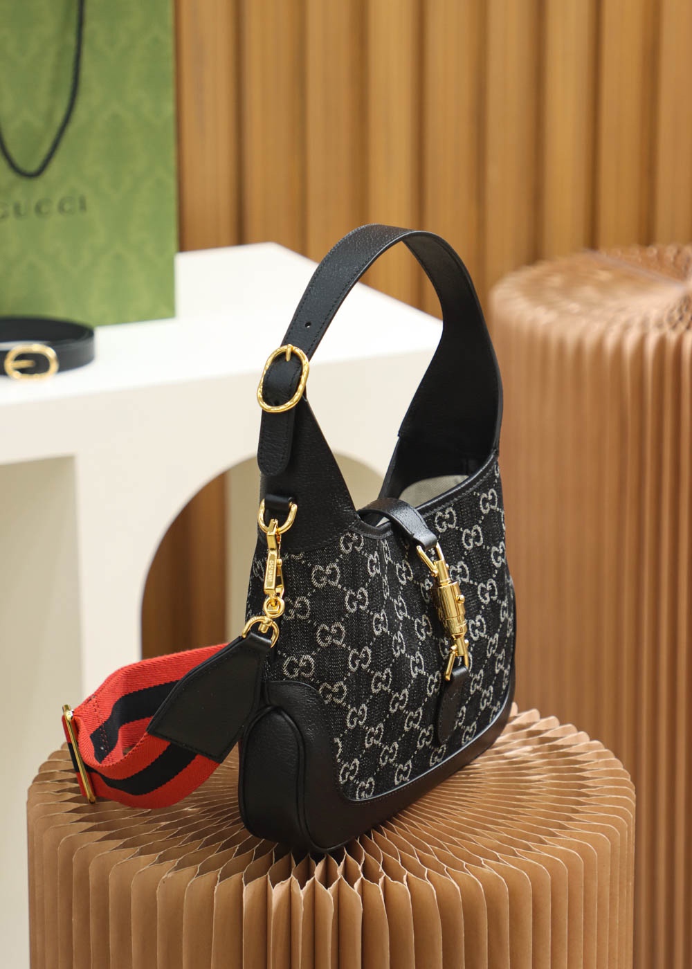 GUCCI 𝐉𝐚𝐜𝐤𝐢𝐞 𝟏𝟗𝟔𝟏 𝐃𝐞𝐧𝐢𝐦 original leather #678843