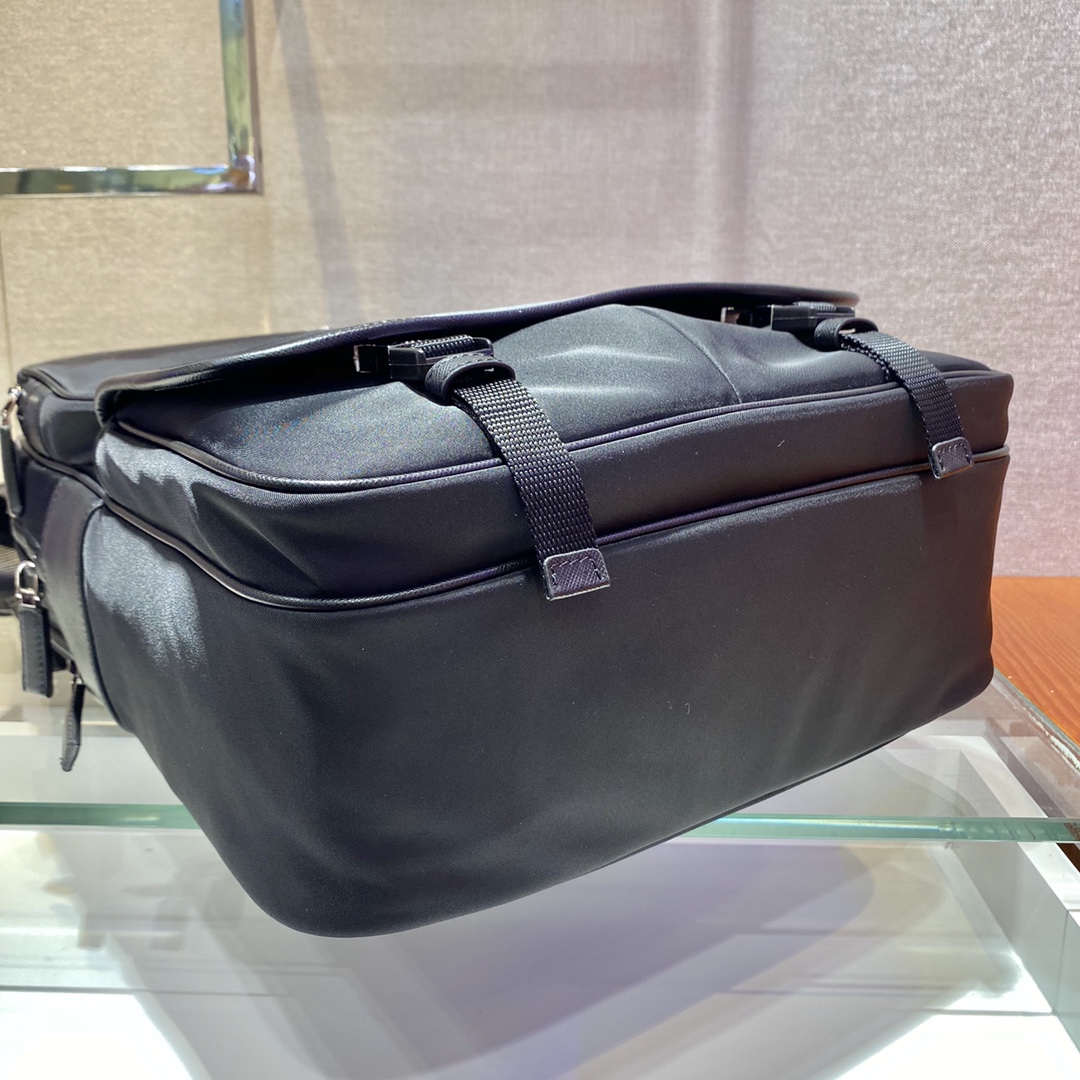 𝐏𝐑𝐀𝐃𝐀 New Shoulder Bag 2VZ049