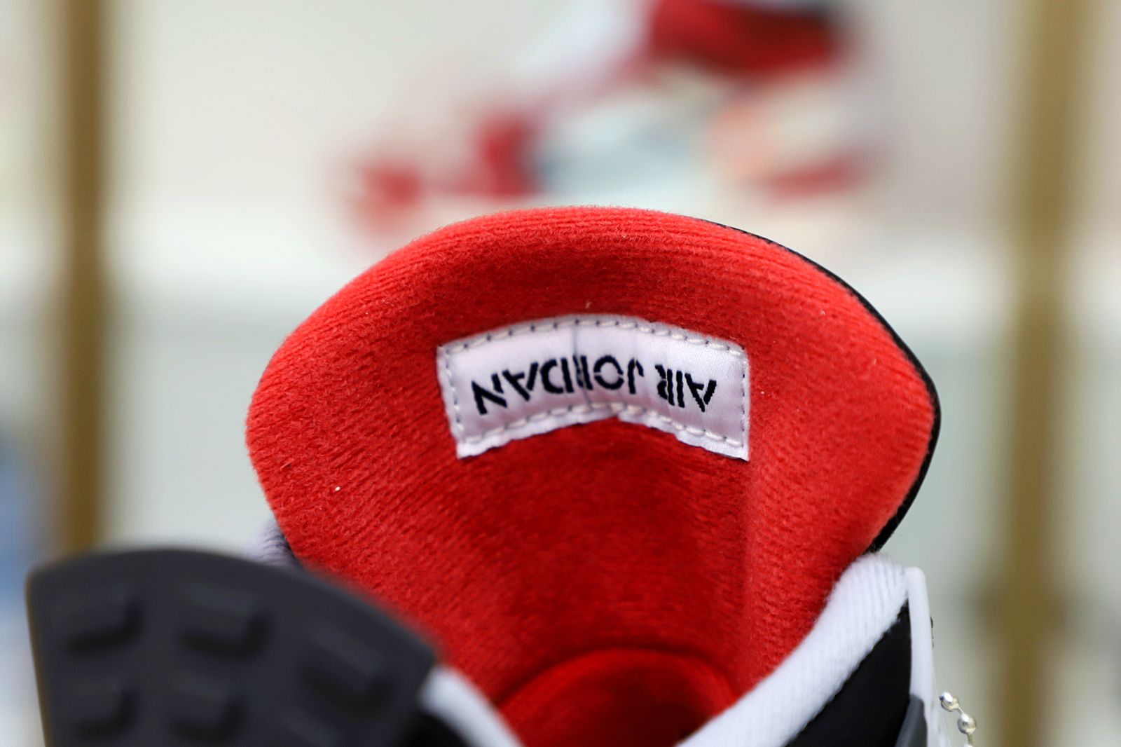 AIR JORDAN 4 RETRO OG BRED 2019