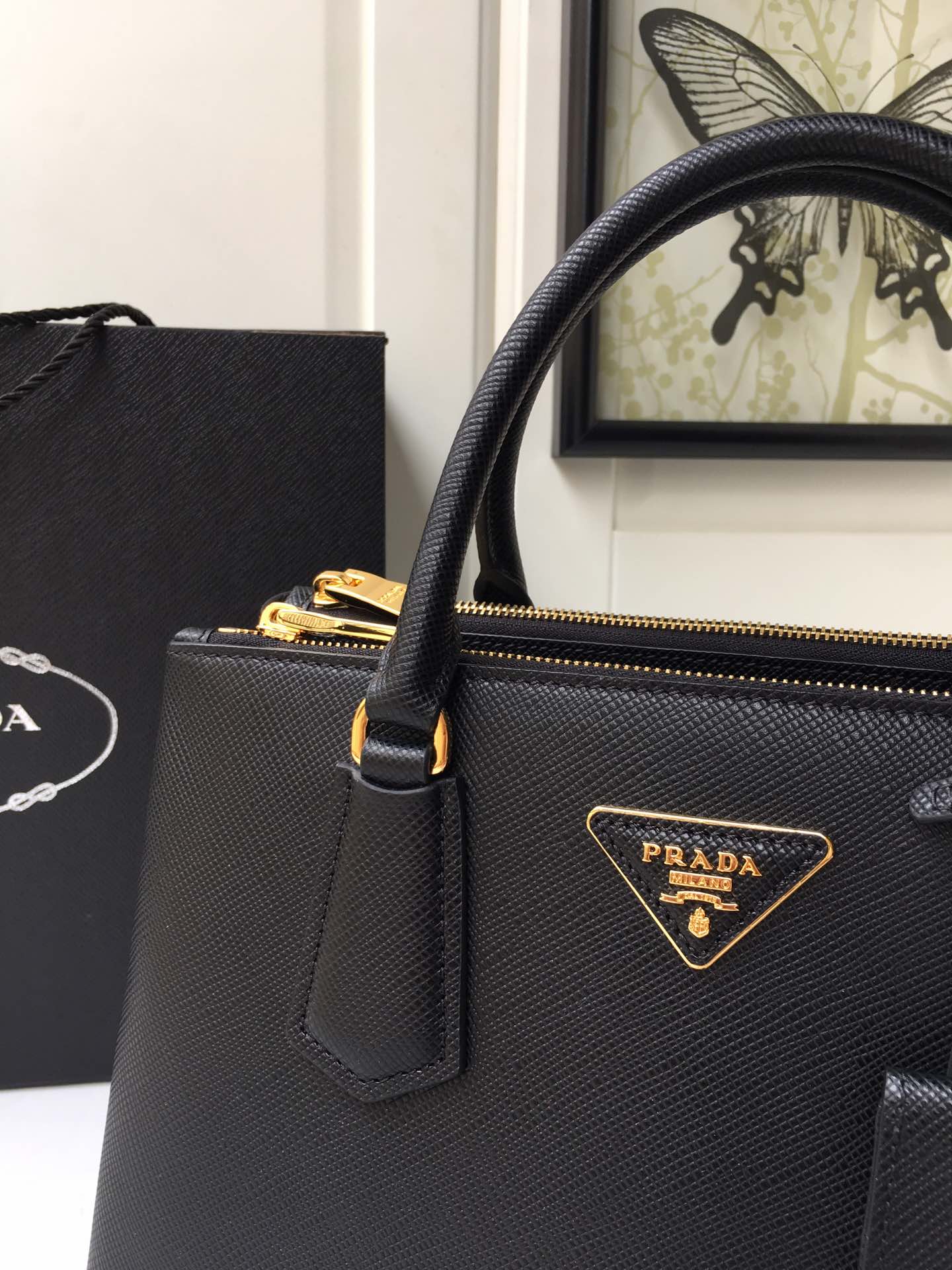 𝐏𝐑𝐀𝐃𝐀 1BA232 Handbag