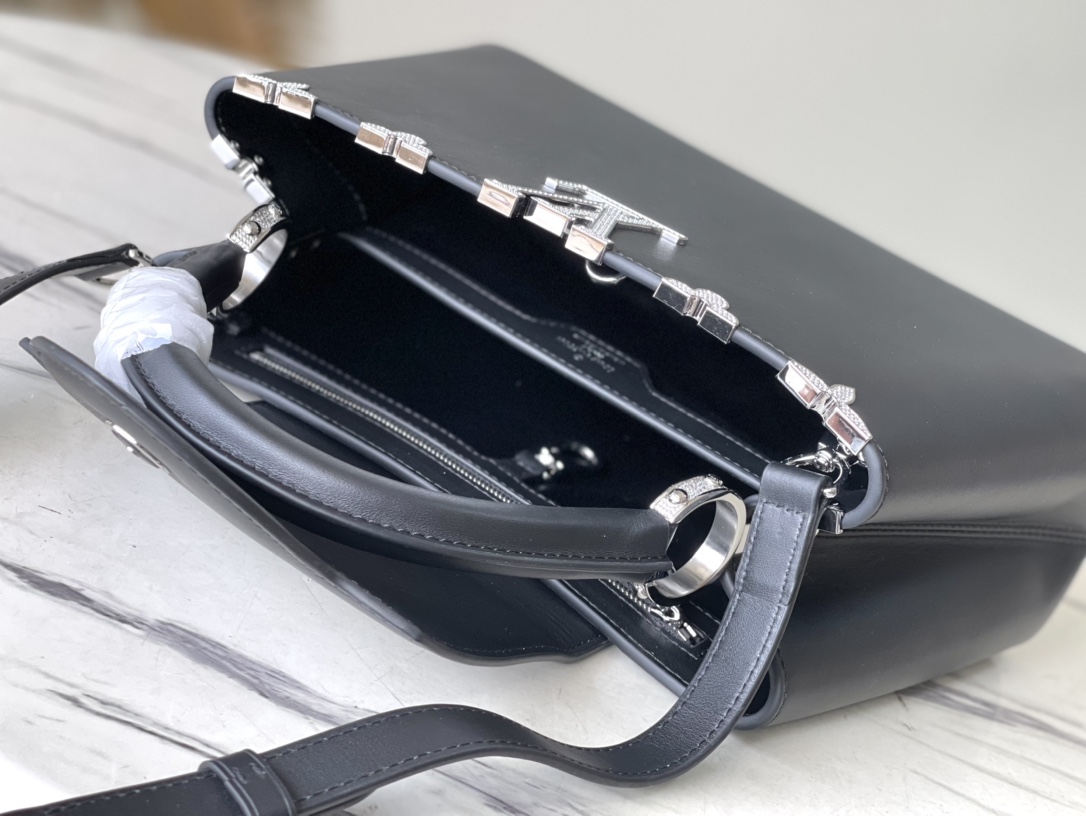 𝐋𝐎𝐔𝐈𝐒 𝐕𝐔𝐈𝐓𝐓𝐎𝐍   M51783