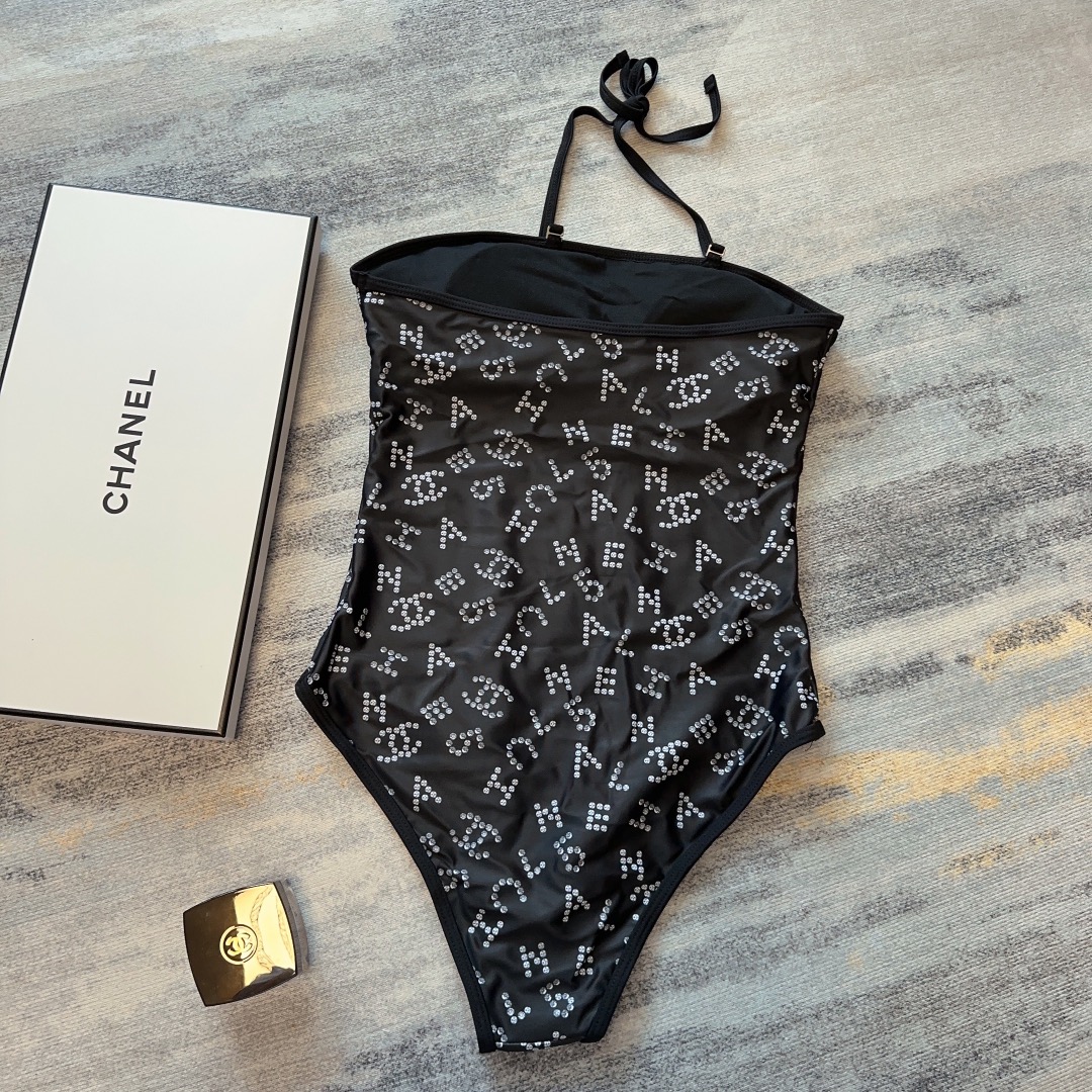 Chanel spring and summer new swimsuit