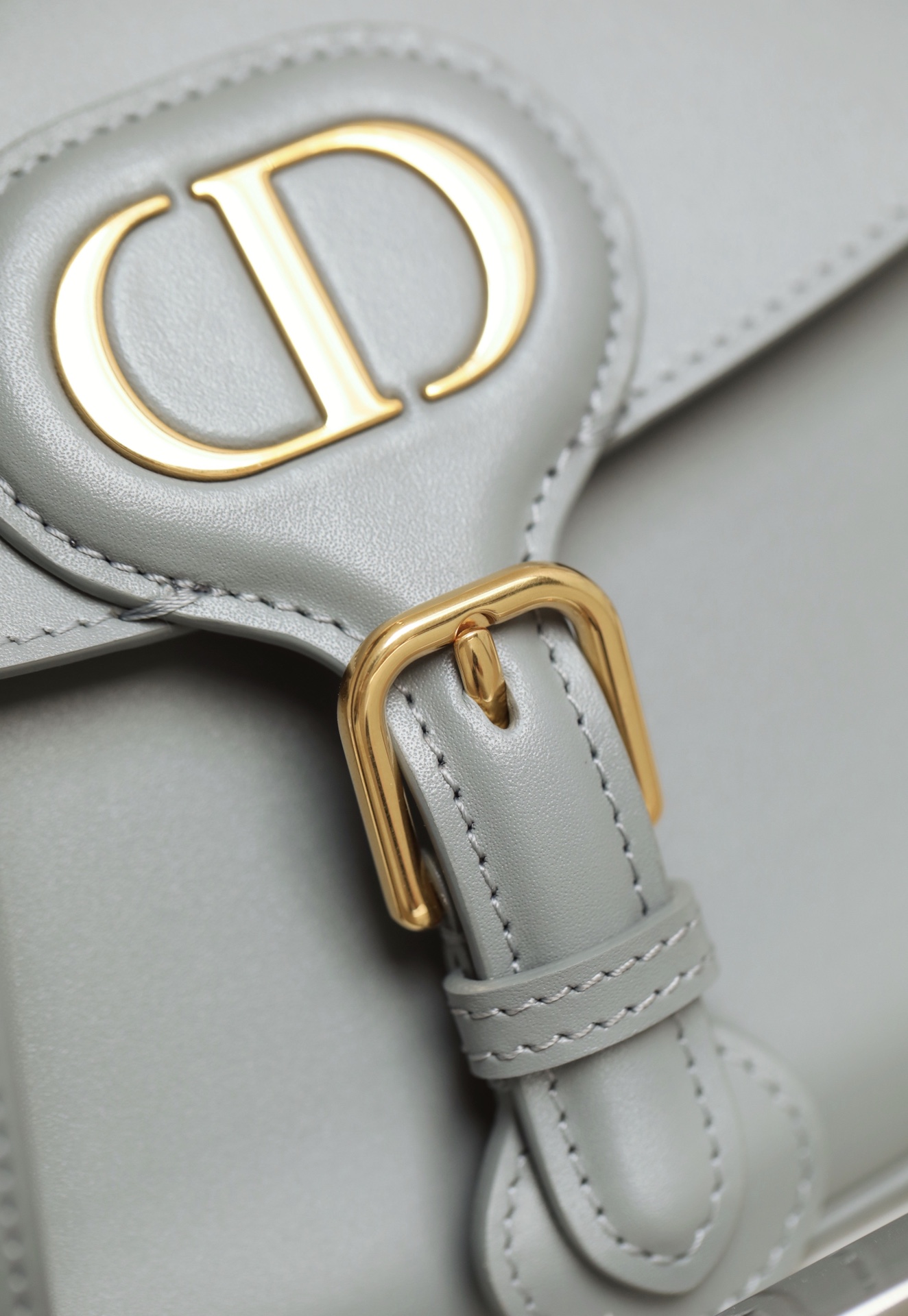 Trianon Grey (Rock Grey) ‼️ Medium 𝙙𝙞𝙤𝙧 𝙗𝙤𝙗𝙗𝙗𝙮