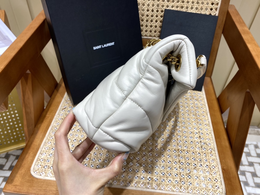 SAINT LAURENT #𝙇𝙤𝙪𝙇𝙤𝙪 𝙥𝙪𝙛𝙛𝙚𝙧#57747 (large silver buckle)